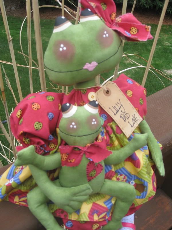 Primitive Raggedy Freida & Freddy Frog PATTERN #73  